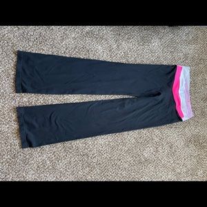 Lululemon flare pant black size 6